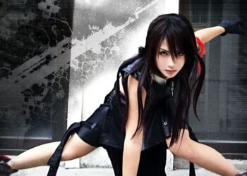 Cosplay - Tifa: Final Fantasy VII Tifa Cosplay - Final Fantasy VII Capa