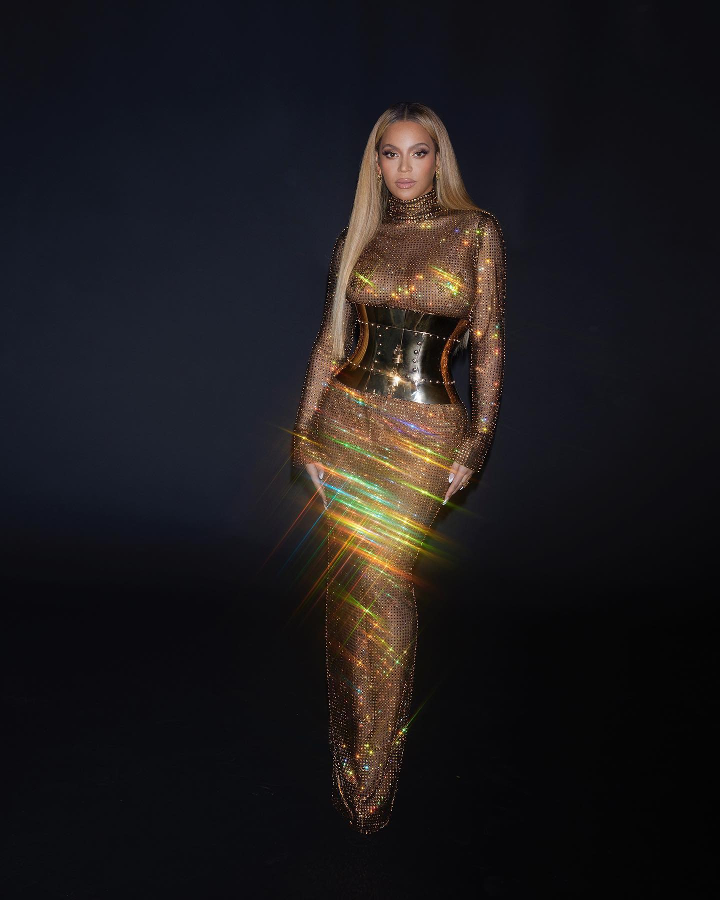 Beyonce com vestido luxuoso 01