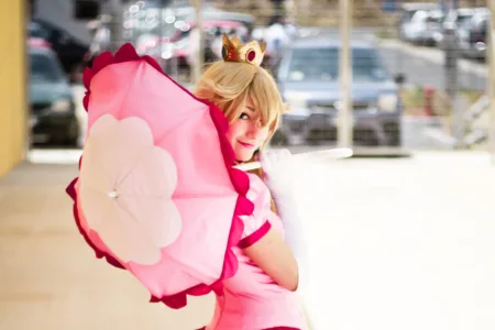 Princess Peach Cosplay Foto