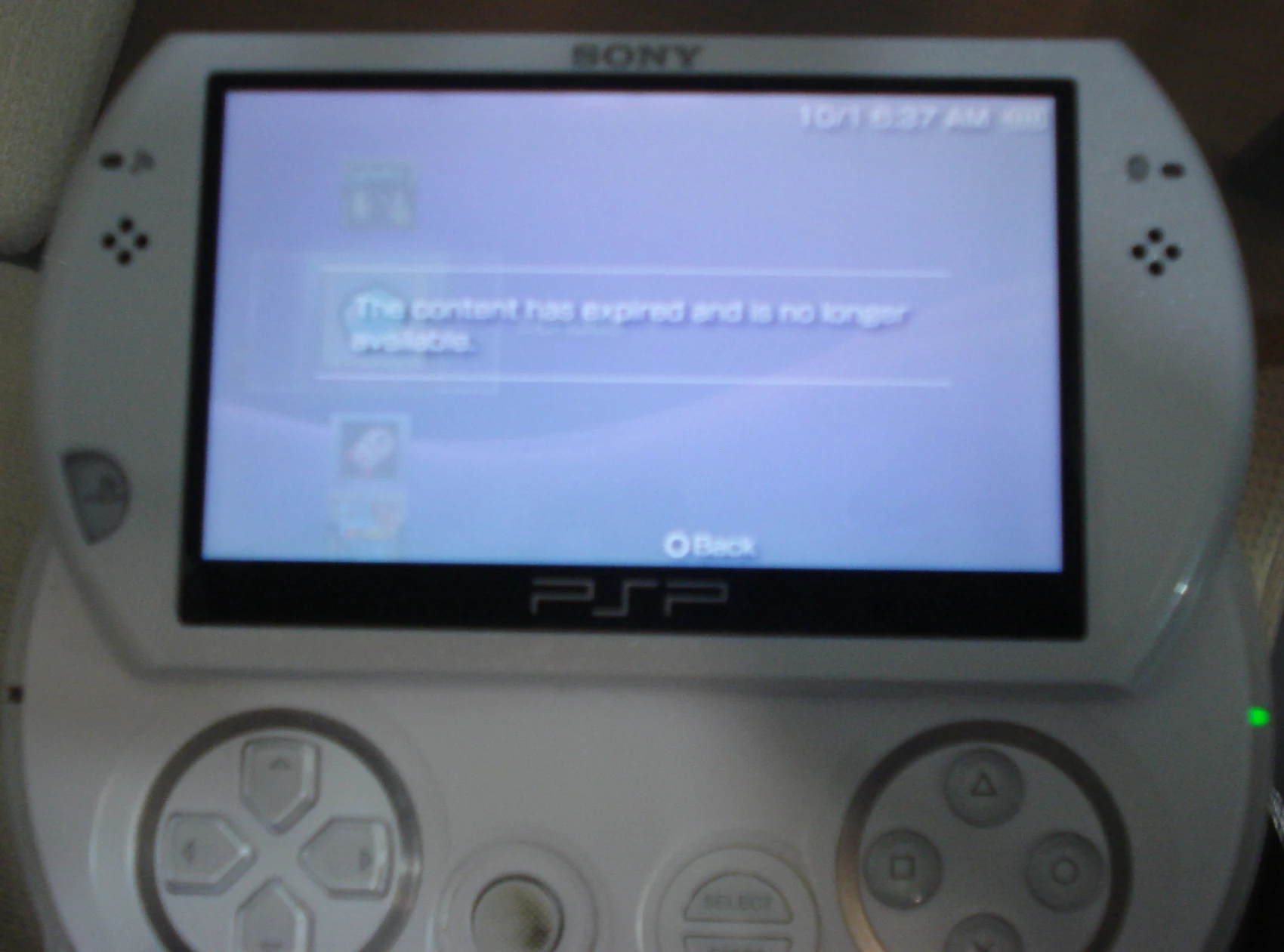 Foto do PSP com jogo expirado por conta de assinatura vencida da PS Plus