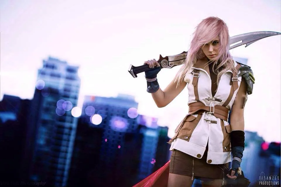 Alanah-Pearce-Lightning-Cosplay-Final-Fantasy-XIII-01