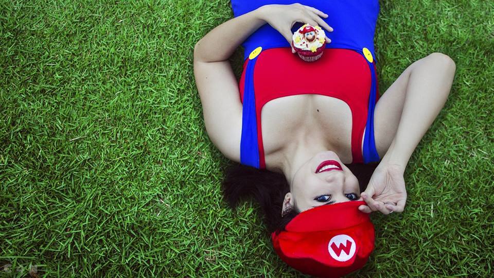 Hotarully Cosplayer - Super Mario - Female Cosplay - 01