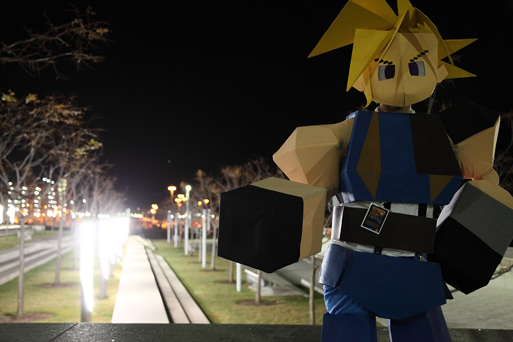 Cosplay do Cloud Pixelado na Praça - Final Fantasy VII