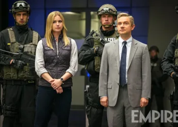 Primeira foto oficial de Martin Freeman como Everett Ross em Capitão América: Guerra Civil Everett Ross e Sharon Carter em Capitão América - Guerra Civil