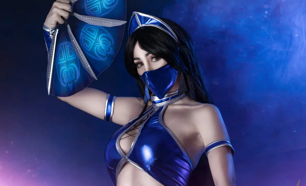 Cosplay: uma linda Kitana, de Mortal Kombat!