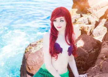 Cosplay: Uma linda Ariel, de A Pequena Sereia Linda Cosplay da Ariel - A Pequena Sereia - Princesa Disney - Por Ri Care 01