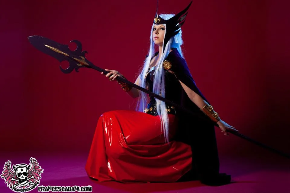 Linda Cosplay da Hilda de Polaris - Cavaleiros do Zodíaco - Por Francesca Dani - 06