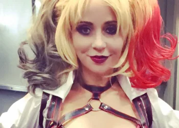 Tara Strong como Arlequina - Harley Quinn Cosplay - Comic Con 2016 - Index
