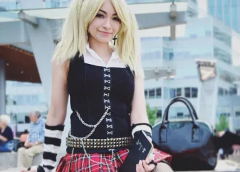 Veja um belo cosplay da Misa Amane, do Death Note (Anime/Mangá) Belo Cosplay da Misa Amane - Death Note - Cosplay Feminino Casual - Topo