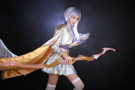 Belo cosplay da Ashe Popstar, de League of Legends - 01