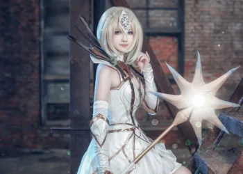 Muita magia neste belo cosplay da Lux Elementalista, de League of Legends Linda cosplay da Lux Elementalista - League of Legends - Traje Branco Topo