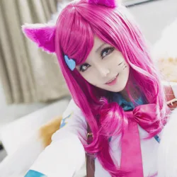 Veja um belo cosplay kawaii da Ahri Colegial, de League of Legends Cosplay Kawaii da Ahri - LoL - Topo