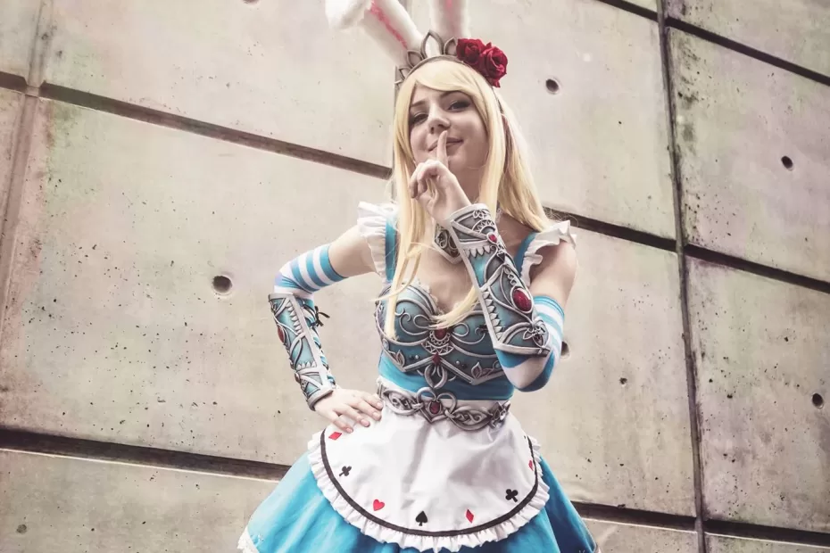 Alice cosplay capa