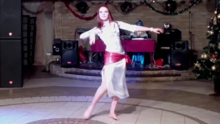 Baladi Bellydance with White Dress - Dança do Ventre Egípcia com Vestido de Seda Branco