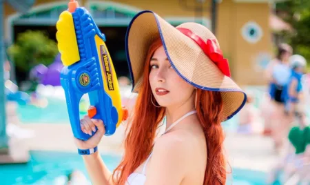 Miss Fortune Curtindo o Verão - Cosplay de League of Legends Feminino - Foto da personagem de LoL Topo