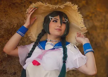 Cosplay - Veja uma caracterização fofa da Tsuyu Asui, de My Hero Academia Tsuyu Asui com vestido fofíssimo - My Hero Academia - Cosplay capa