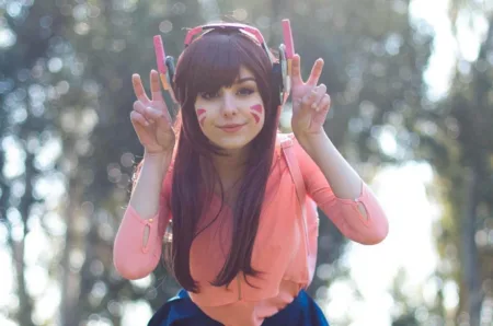 Belo Cosplay Feminino da D.VA em estilo anime colegial - Overwatch - Com minissaia azul kawaii - Cosplays de Games e Animes Topo