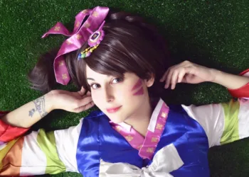 Veja uma bela caracterização da Palanquin D.VA neste cosplay de Overwatch! D.VA Palanquin Cosplay - Overwatch - Viv Lee Cosplay 03