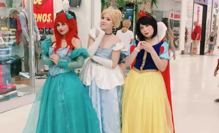 Cosplays das Princesas Disney - Ariel - Cinderella - Branca de Neve - Foto