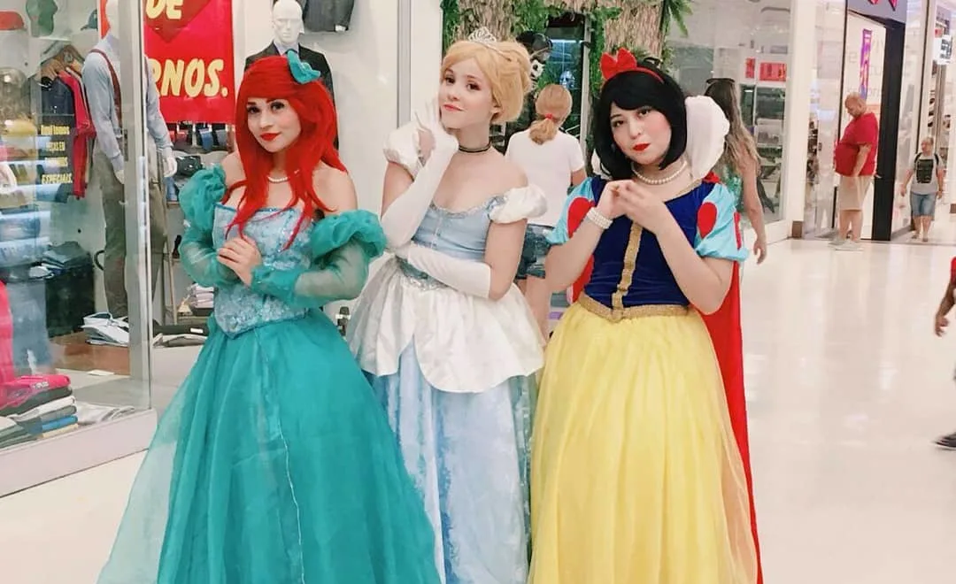 Cosplays: Veja belas caracterizações de Branca de Neve, Cinderella e Ariel, da Pequena Sereia (Princesas Disney) Cosplays das Princesas Disney - Ariel - Cinderella - Branca de Neve - Foto