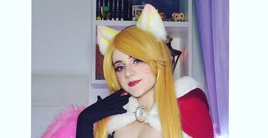 Cosplay da Ahri Guardiã Estelar em versão natalina - League of Legends - LoL Foto