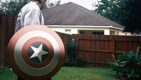Arremesso do Escudo do Capitão América feito com VFX