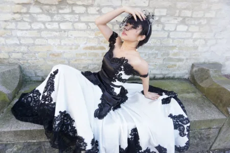 Belíssimo Cosplay da Mulher-Gato com vestido - Universo do Batman - Foto 01