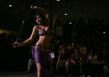 A dança do ventre e a Campus Party 2009 Dança do Ventre Luana Hazine