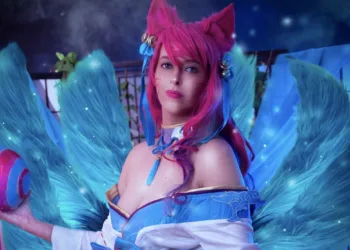 LoL: Veja um belo cosplay da Ahri Florescer Espiritual, da Tormentacos Ahri Florescer Espiritual - League of Legends Cosplay - Tormentacos Capa