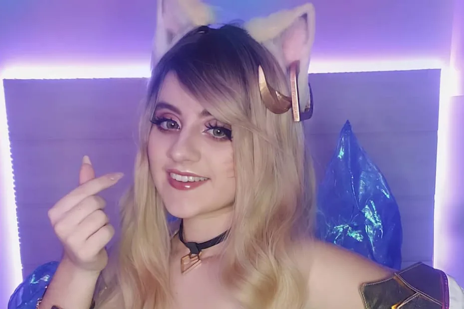 Ahri KDA clássica - Ana Luiza Amui Capa 01