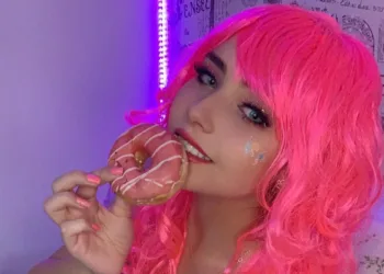 Cosplays: Pinkie Pie (My Little Pony) e Yumeko Jabami (Kakegurui) Cosplay da Pinkie Pie Capa