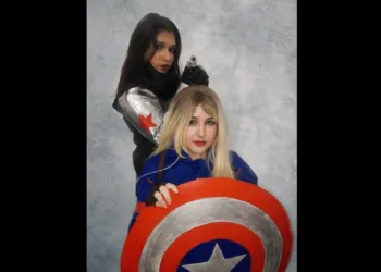 Cosplays Femininos do Capitão América e do Soldado Invernal - Capa