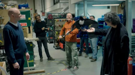 Neil Gaiman no set de Sandman - Netflix 02