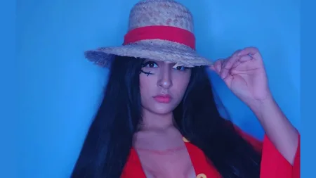One Piece - Versão feminina do Luffy - Cosplay Capa