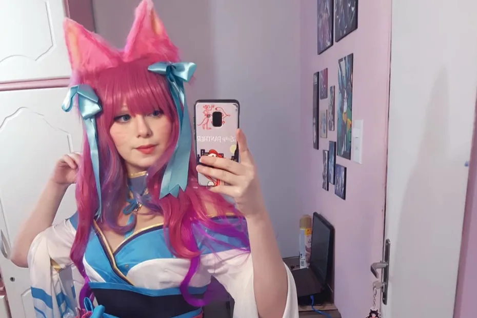 Saori Guardiã Estelar - Cosplay da Ahri Spirit Blossom Capa