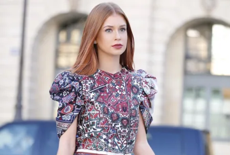Marina Ruy barbosa com vestido roxo Capa
