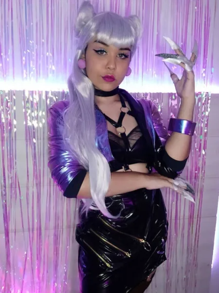 cropped-Evelynn-KDA-All-Out-Cosplay-de-League-of-Legends-01-1.jpg