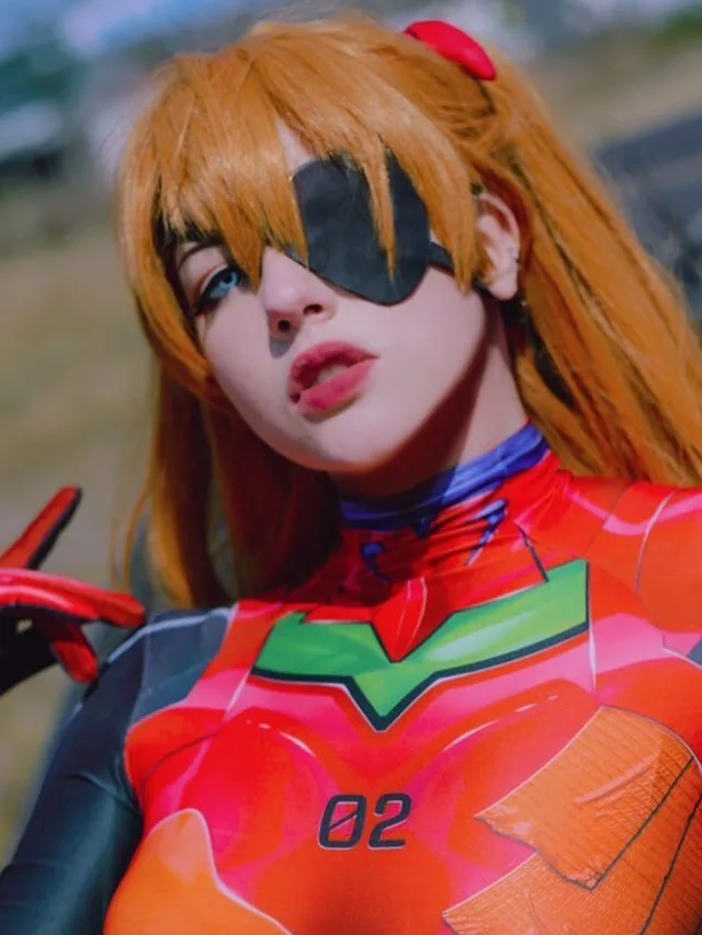 Evangelion: Brasileira faz cosplay incrível da Asuka (com a Plugsuit)