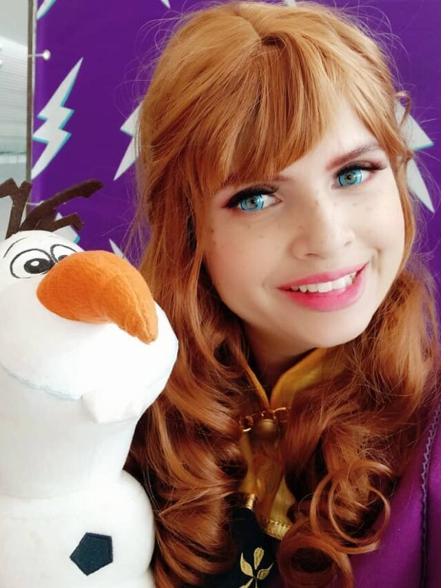 Belo cosplay da Anna, de Frozen