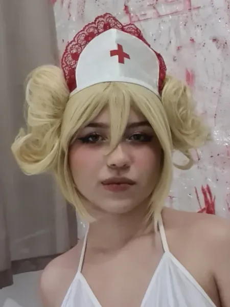 cropped-Himiko-Toga-versao-enfermeira-Cosplay-de-My-Hero-Academia-05.webp