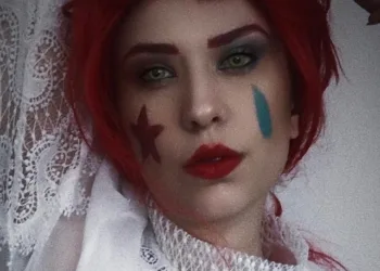 Hunter x Hunter: Veja uma versão feminina incrível do Hisoka (Cosplay) Hunter x Hunter - Hisoka Cosplay feminino - Nicka capa