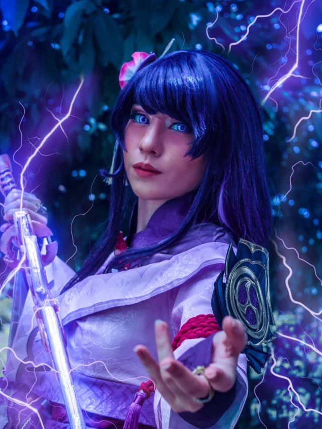 Cosplay incrível da Shogun Raiden, de Genshin Impact, da Gabs