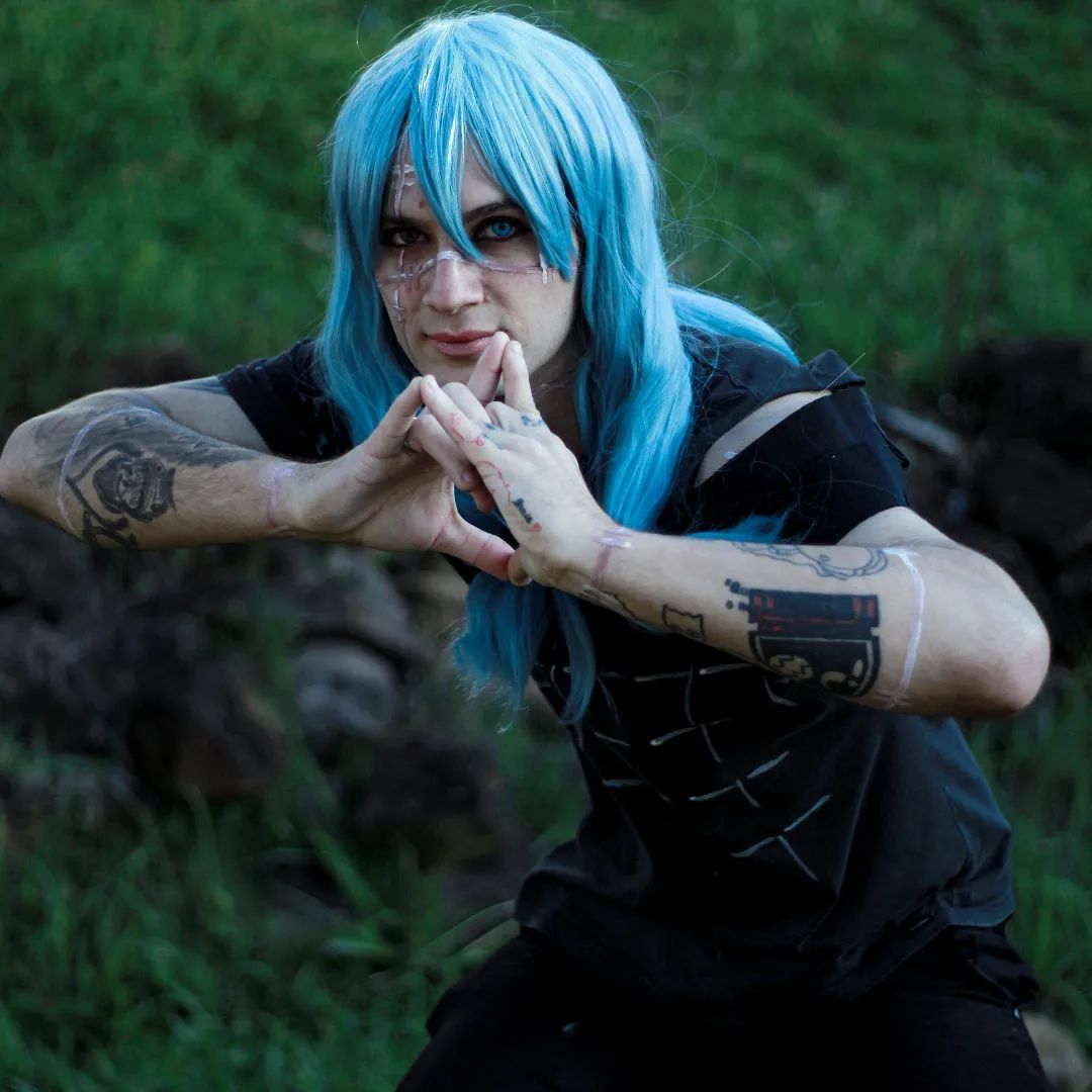 Katta xoroz sekin uning kichik teshigiga kirdi Porno kastingdagi rus qizlarining onlayn videosi