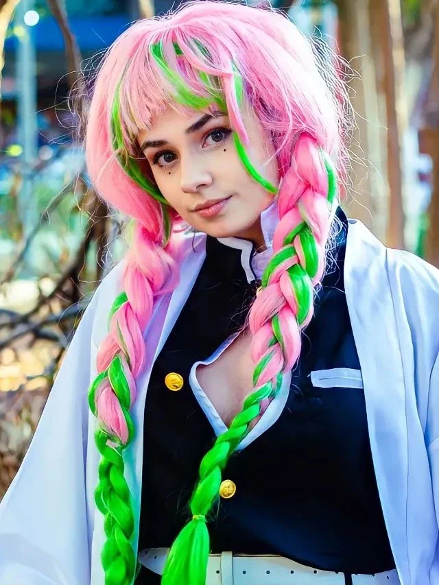 Lindo cosplay da Mitsuri, de Kimetsu no Yaiba, da Bella