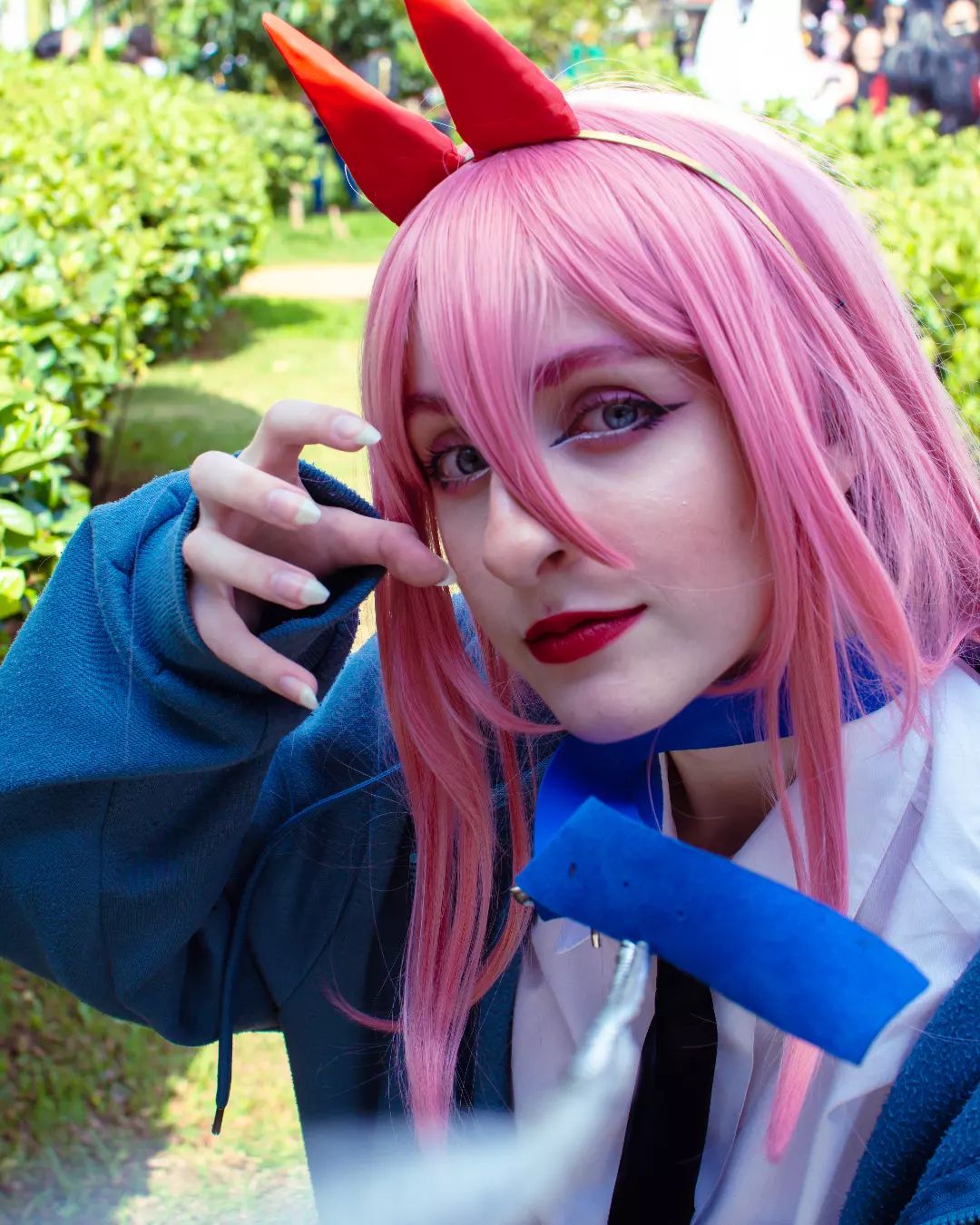 Modelo saiya_cosplay fez um apaixonante cosplay da Makima de Chainsaw Man, by WotakuGo Brazil