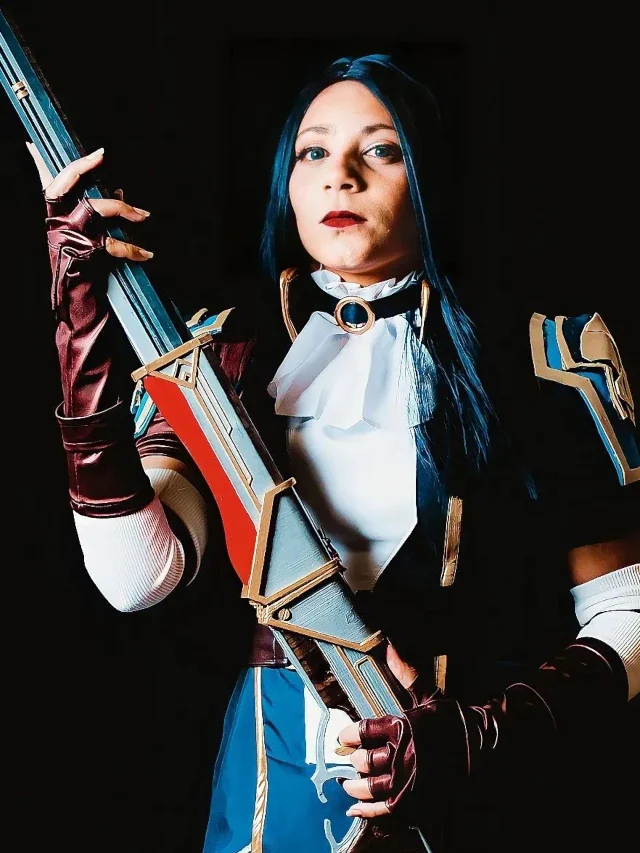 Belo cosplay da Caitlyn Arcane, de League of Legends
