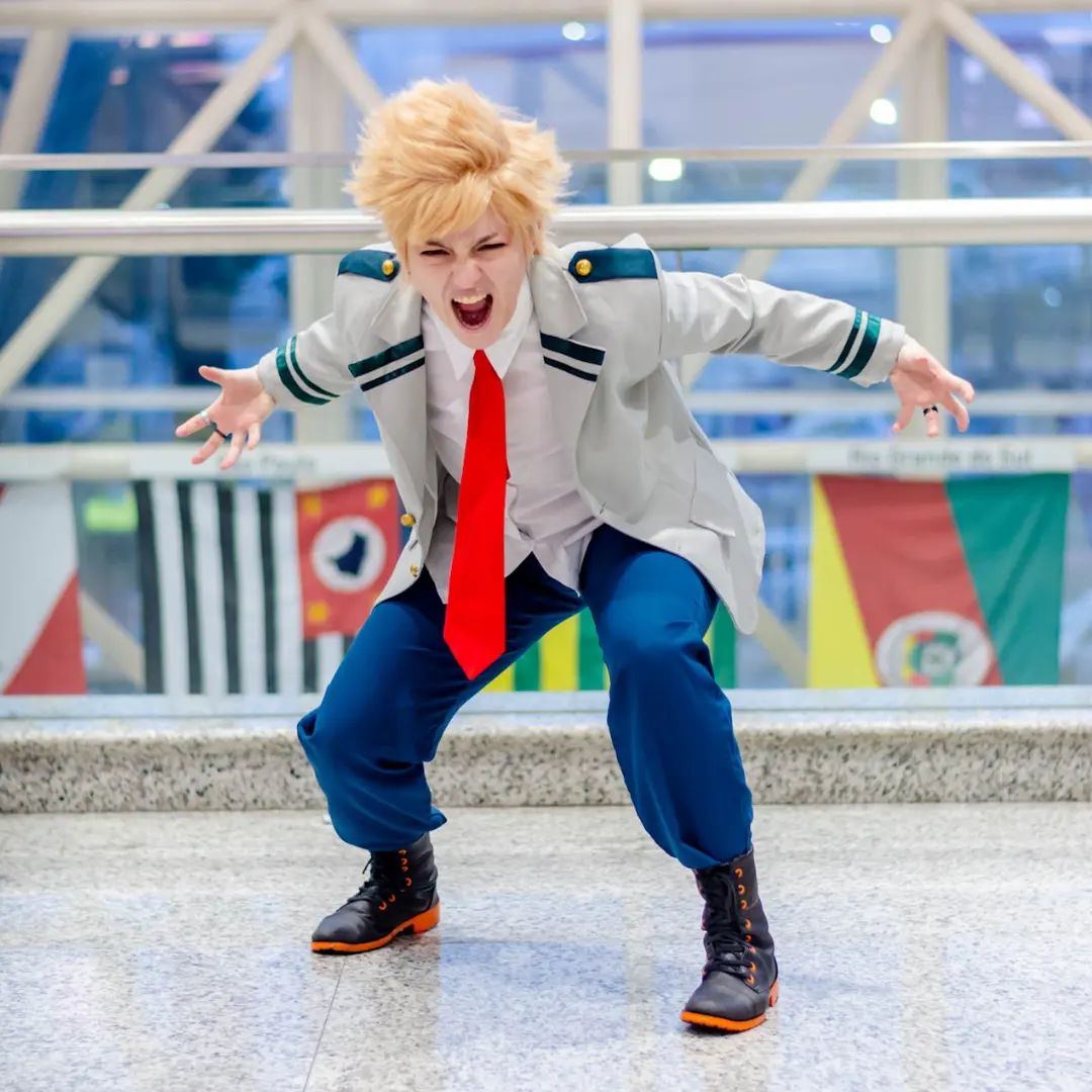 Cosplay incrível do Bakugou, de My Hero Academia