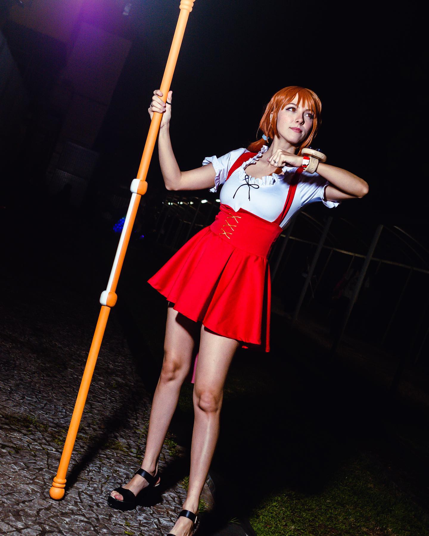 Belo cosplay da Nami, de One Piece, do arco Whole Cake