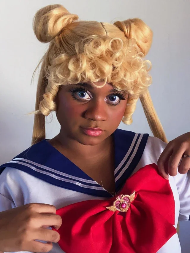 Belo cosplay da Usagi Tsukino, de Sailor Moon, da Strawberry queen