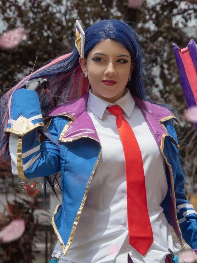 Caitlyn Academia de Batalha neste cosplay incrível de League of Legends, da Poni
